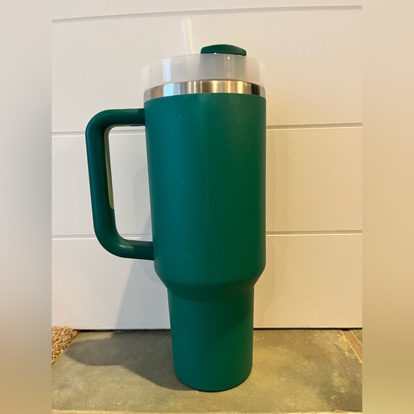 Stanley Thirst Quencher 40oz - Picture 2 of 3